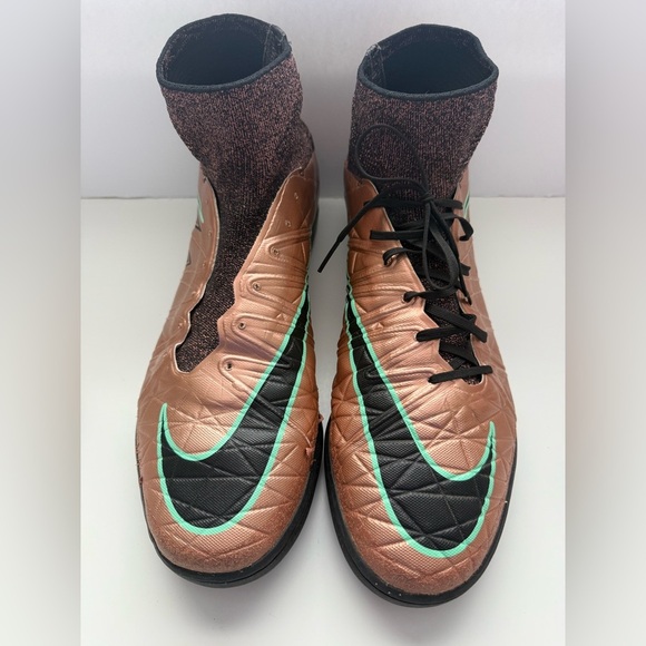 Nike HypervenomX Proximo Metallic Bronze 747486-903
Size US 13 - Picture 8 of 14
